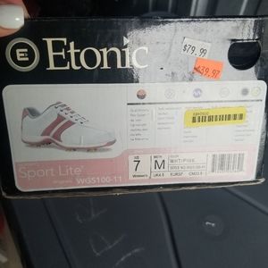 Golf shoes